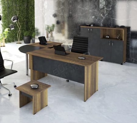 Lüks tasarımlı şık ofis masası.